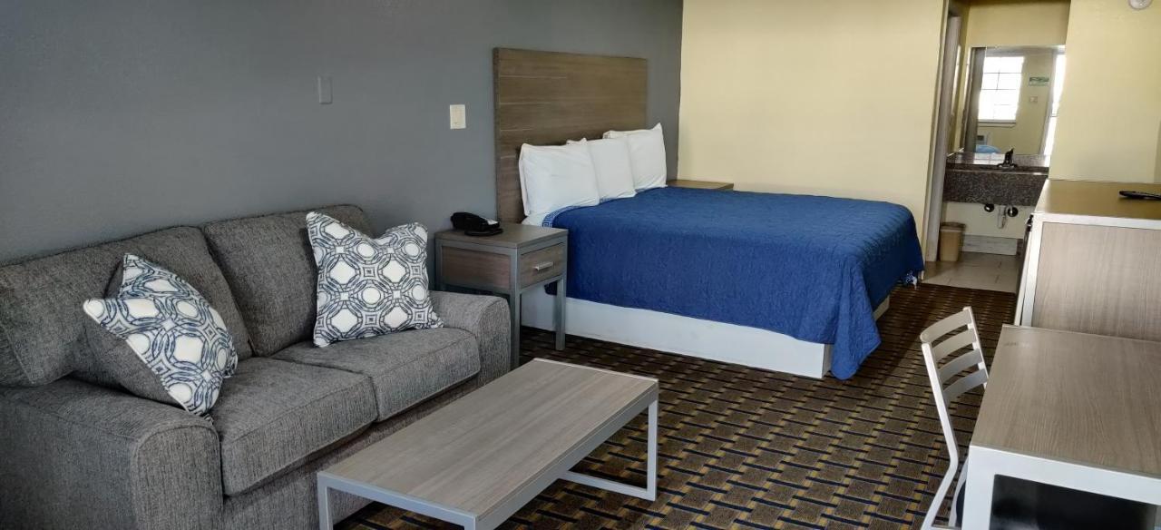 Ameristay Inn & Suites Ориндж Екстериор снимка
