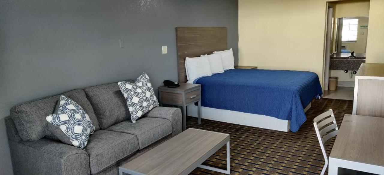 Ameristay Inn & Suites Ориндж Екстериор снимка