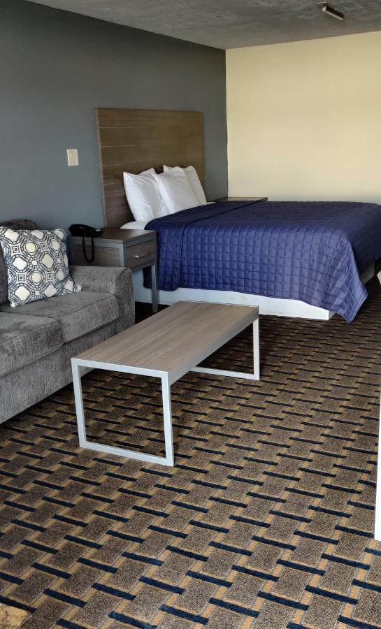 Ameristay Inn & Suites Ориндж Екстериор снимка